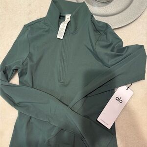 ALO Yoga Green Long Sleeve Top